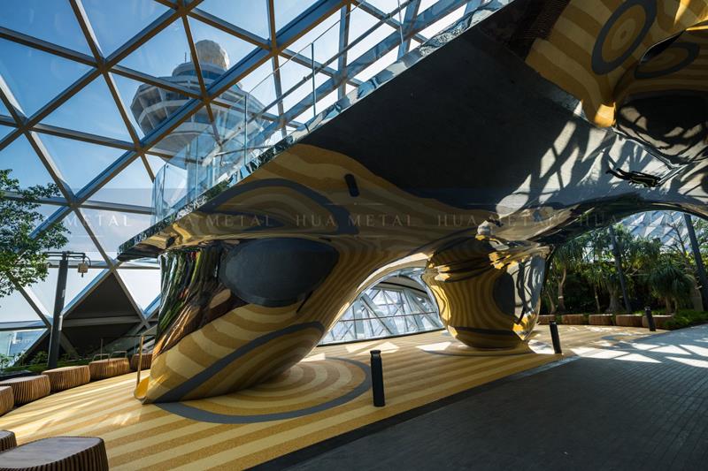 003-Mirror polished-discovery-slides-at-jewel-changi-airport