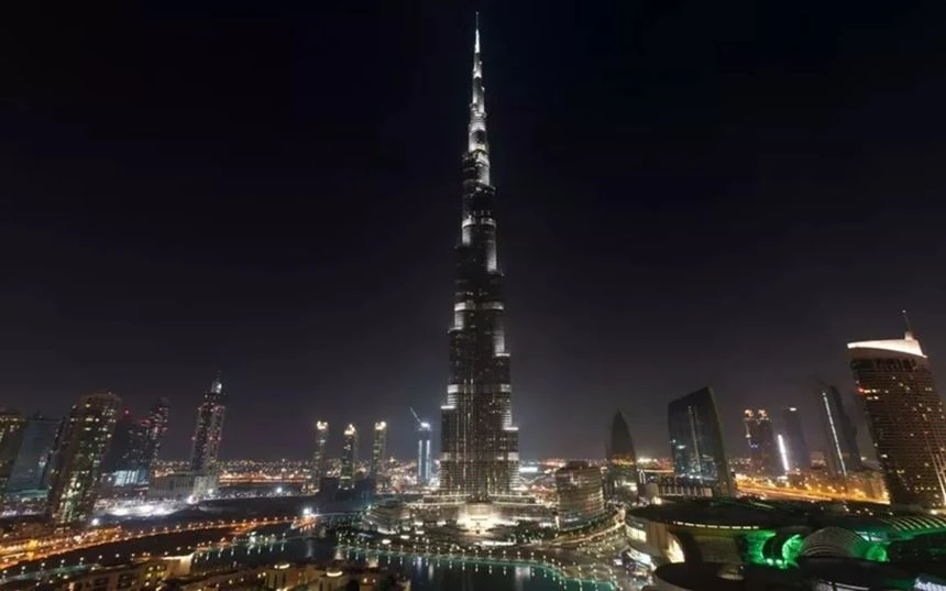 Night lighting view of Burj Khalifa_1 Night lighting view of Burj Khalifa_1