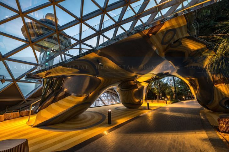 009-stainless-steel-discovery-slides-at-jewel-changi-airport