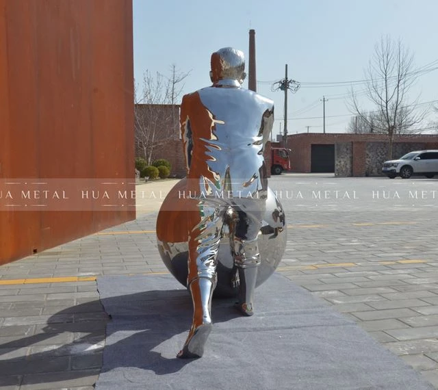 Mirror Casted Stainless Steel Statue
